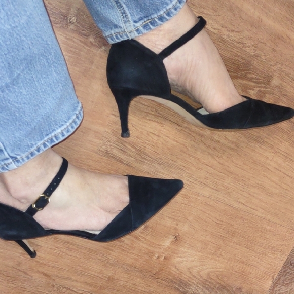 Louise et Cie Women's Black Suede Heels - Picture 6 of 12